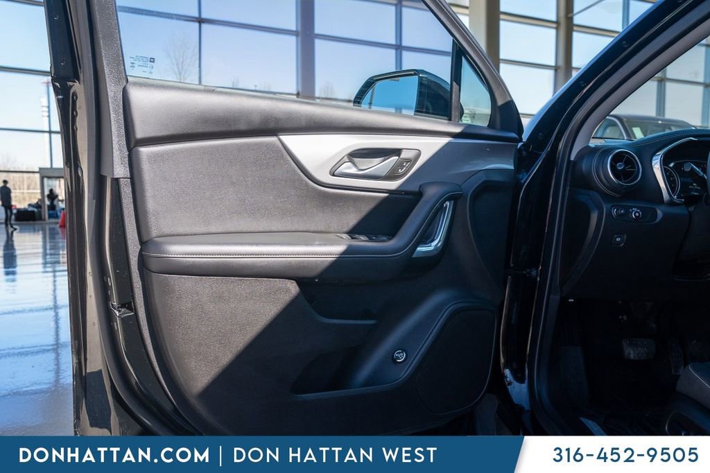 Used 2024 Chevrolet Blazer LT w/ Convenience Package FWD image 12