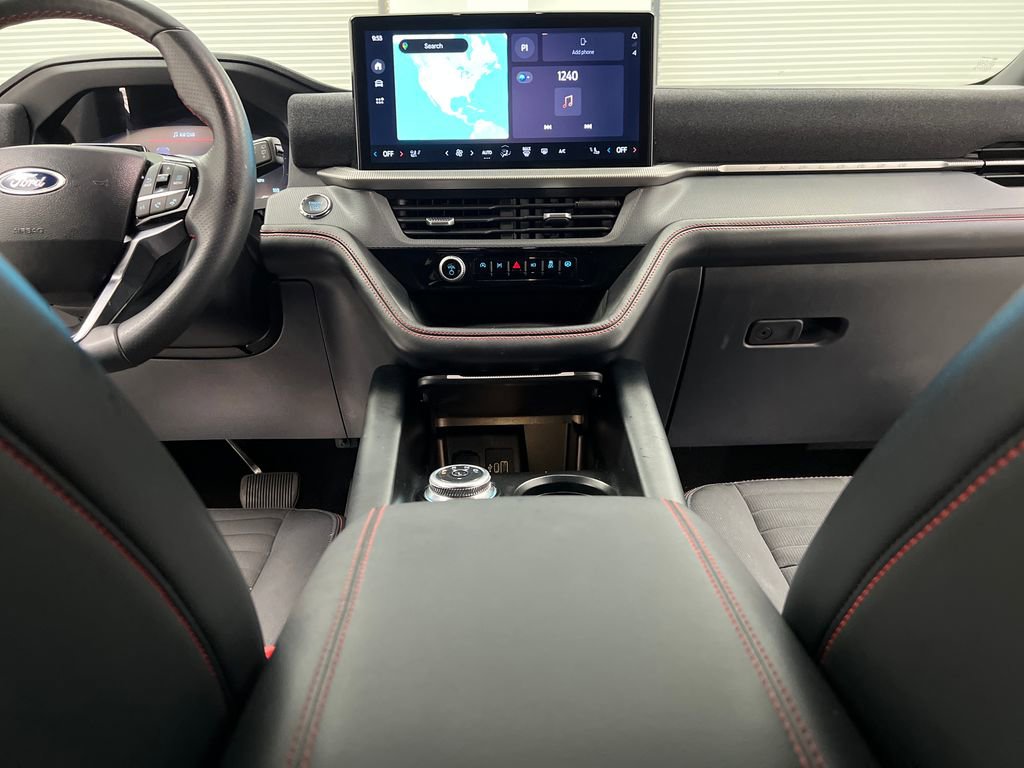 Used 2025 Ford Explorer ST-Line w/ ST-Line Street Pack AWD/4WD image 43
