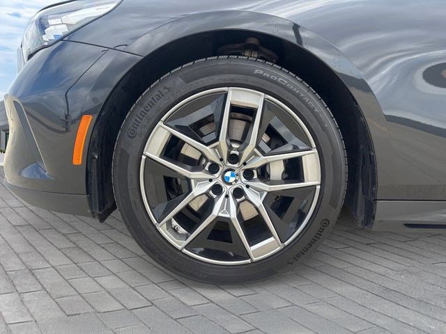 Used 2026 BMW 530i xDrive AWD/4WD image 9