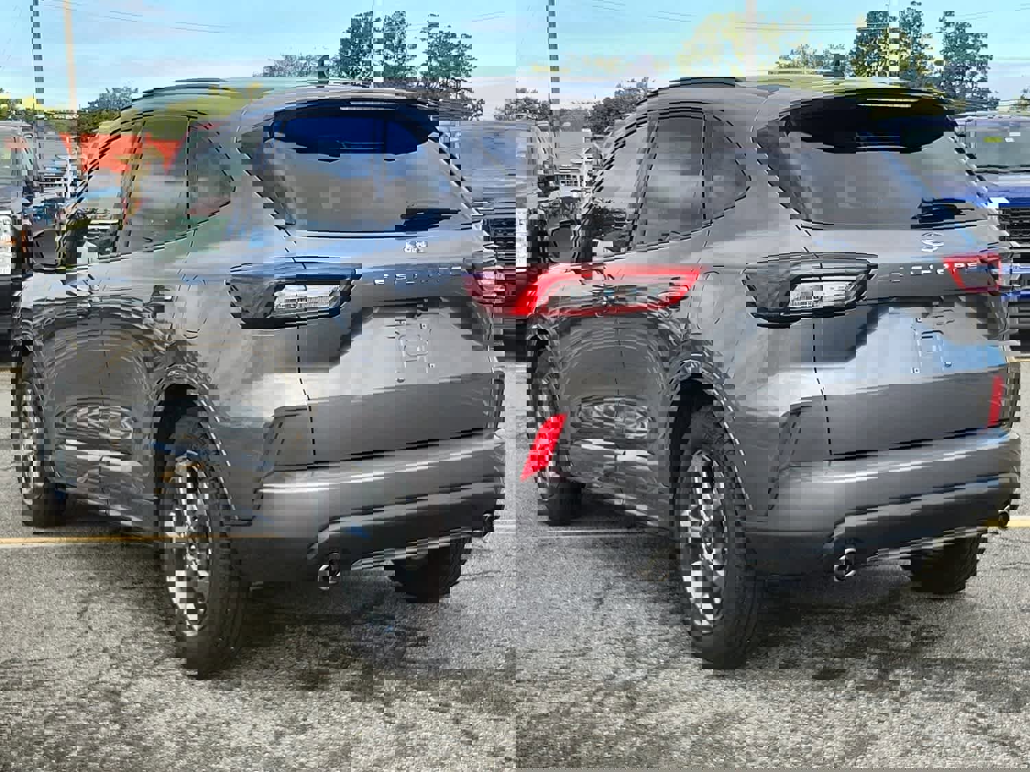 Used 2023 Ford Escape ST-Line image 4