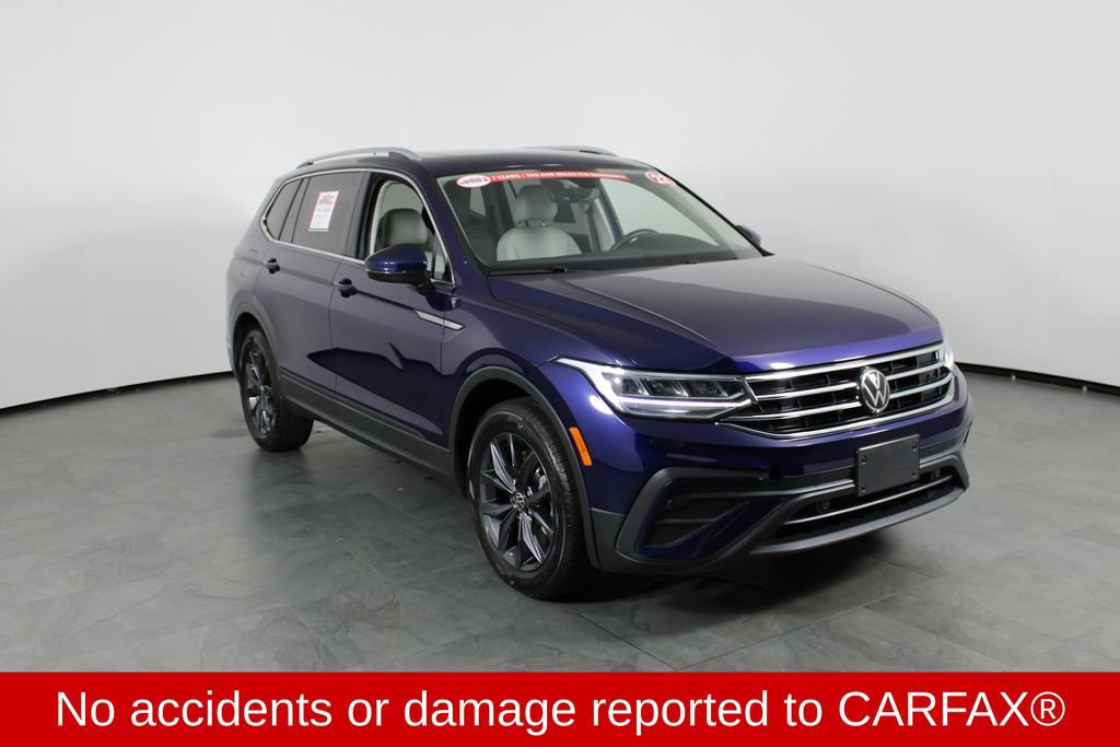 Used 2022 Volkswagen Tiguan SE w/ Panoramic Sunroof Package image 4