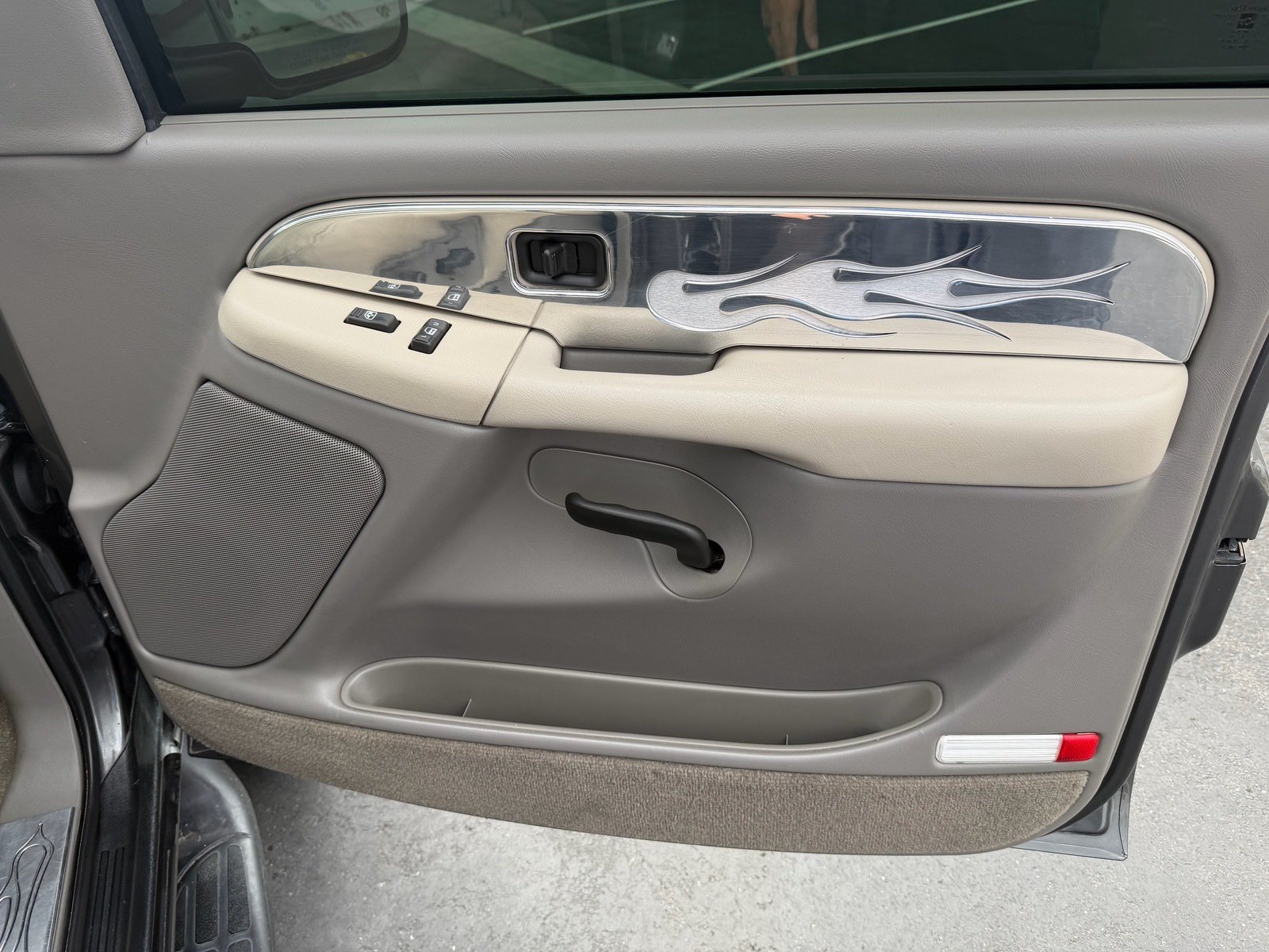 Used 2002 Chevrolet Suburban 2500 LS RWD image 18