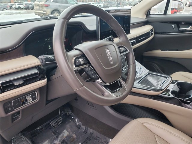 Used 2022 Lincoln Nautilus Reserve image 17