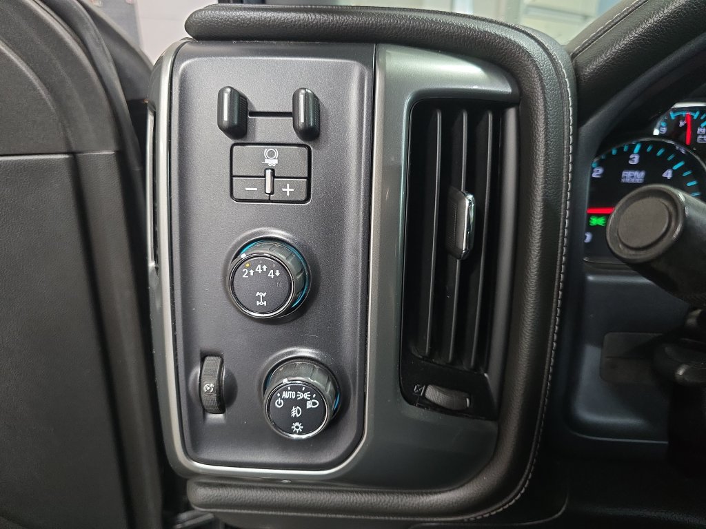Used 2018 Chevrolet Silverado 2500 LTZ w/ Snow Plow Prep Package AWD/4WD image 27