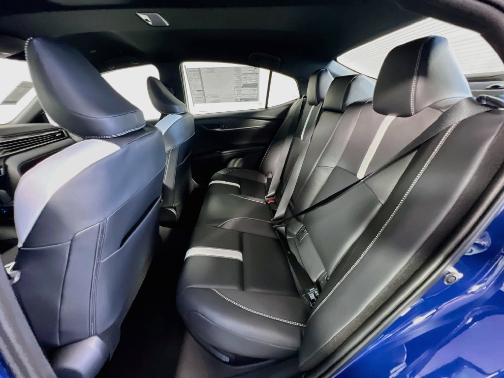 Used 2025 Toyota Camry SE FWD image 25