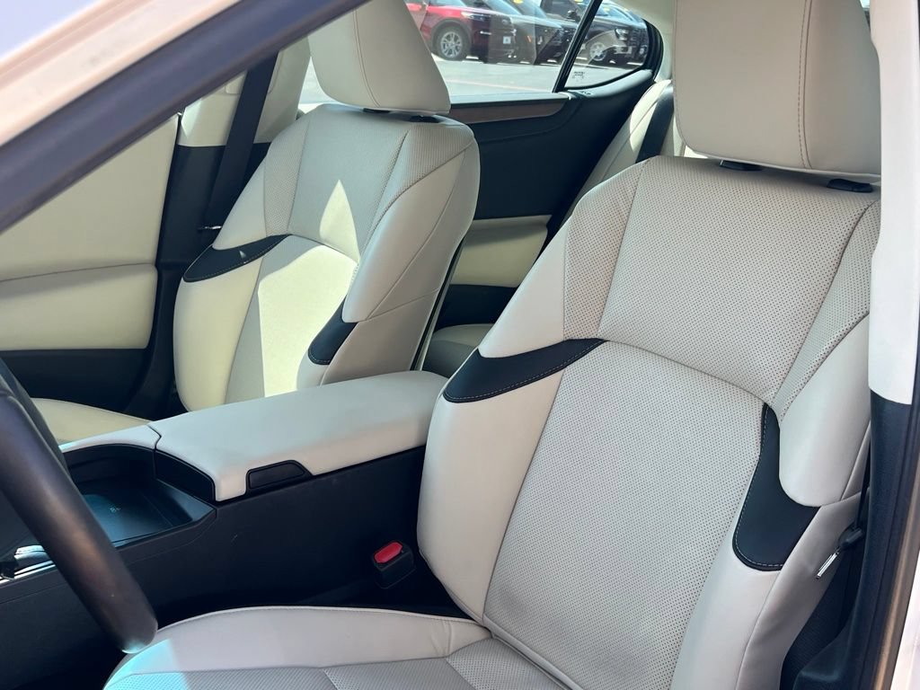 Used 2024 Lexus ES 350 w/ Premium Package FWD image 9