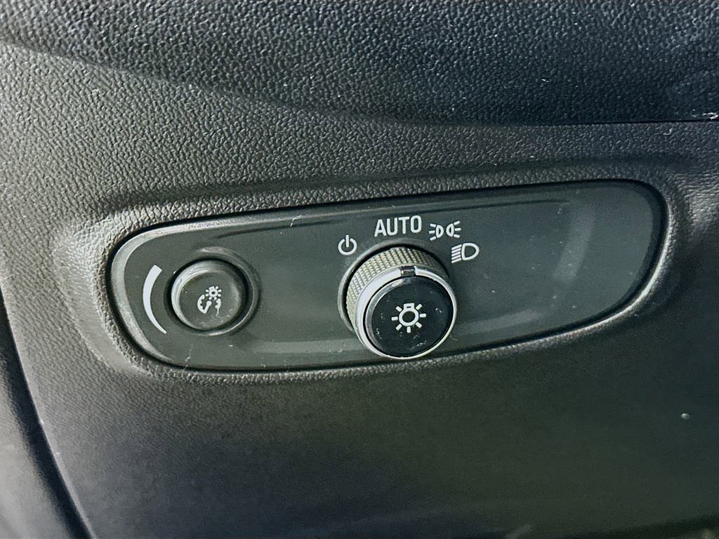 Used 2023 Chevrolet Equinox LT image 10