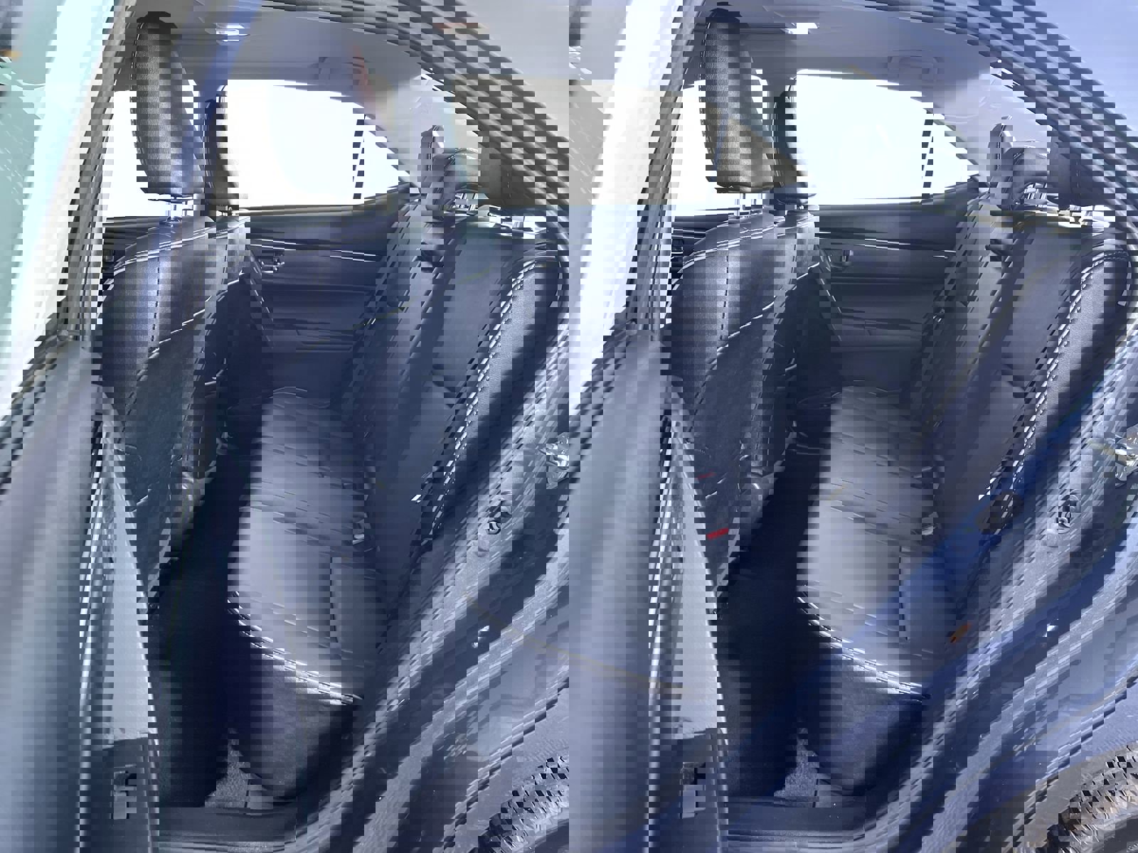 Used 2017 Toyota Corolla XLE image 22