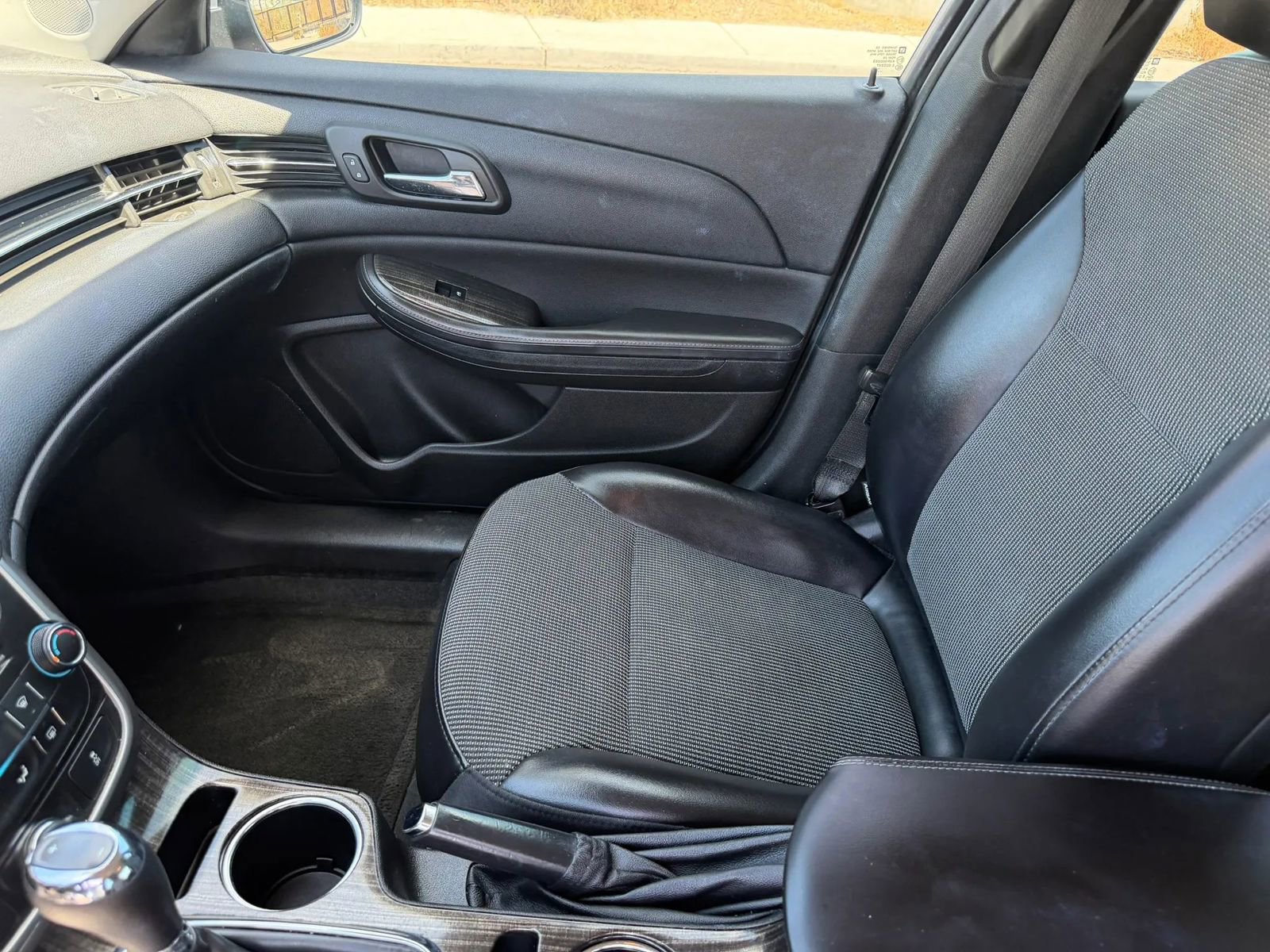 Used 2015 Chevrolet Malibu LT w/ Power Convenience Package image 9