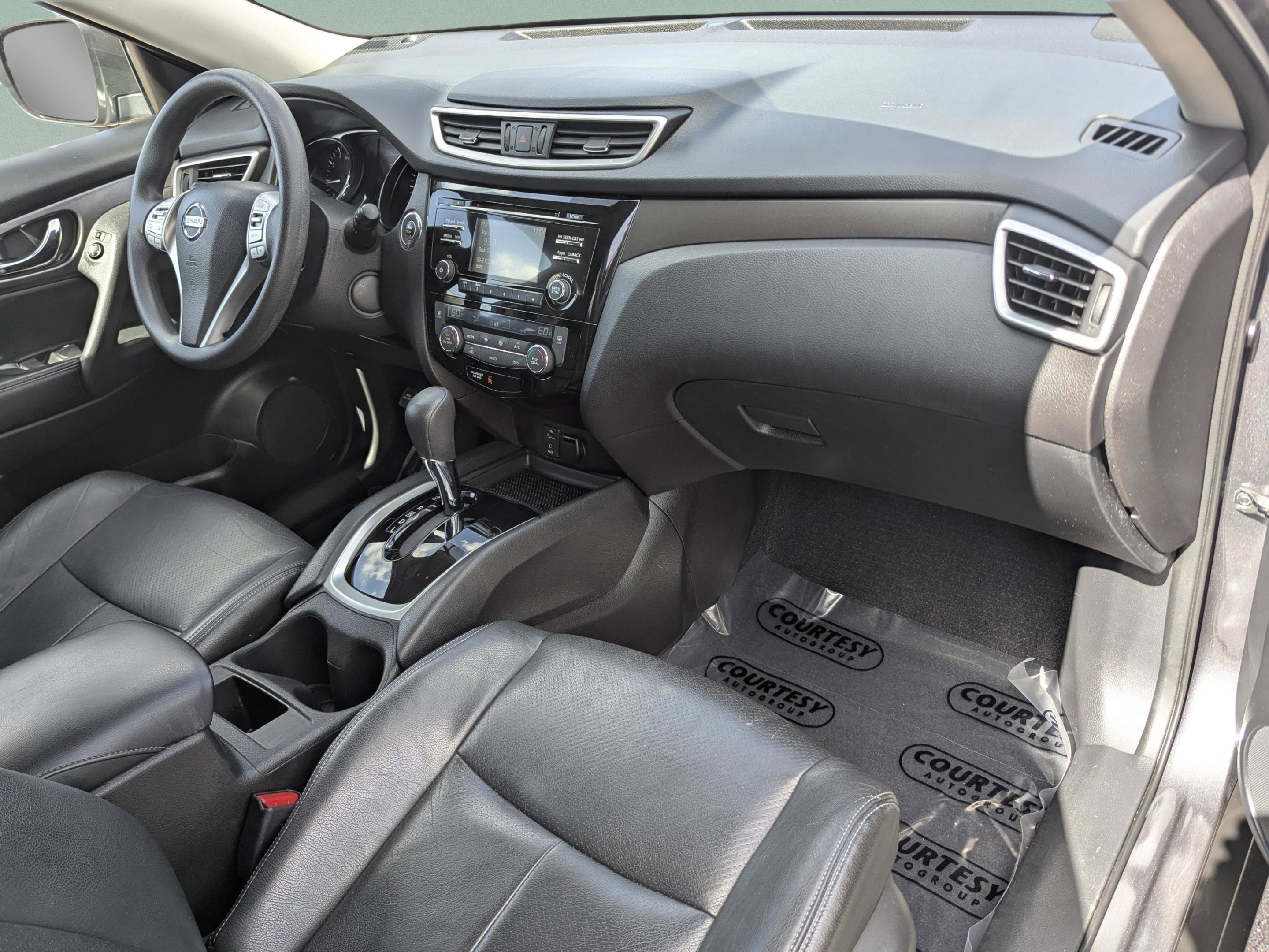 Used 2016 Nissan Rogue SV w/ SV Family Package image 10