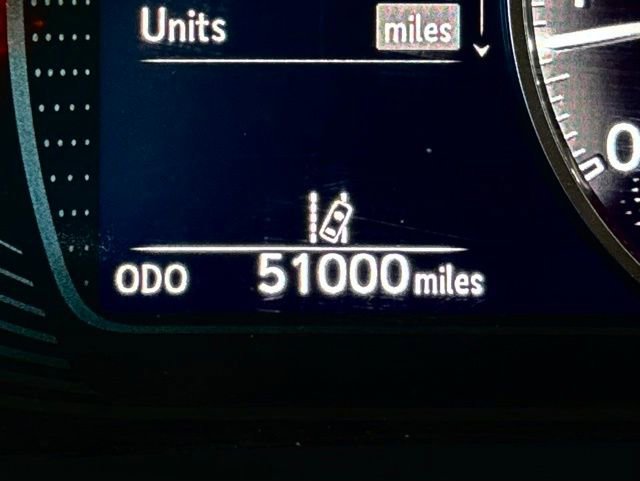 Used 2022 Lexus UX 200 w/ Premium Package image 26