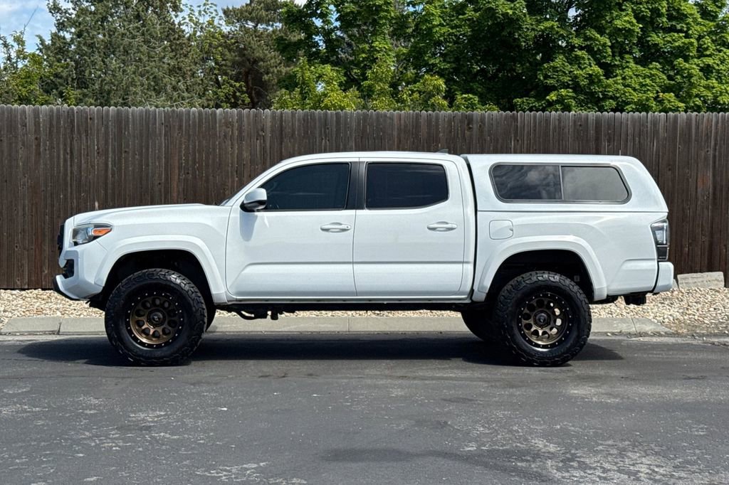 Used 2017 Toyota Tacoma SR5 w/ Tow Package AWD/4WD image 7