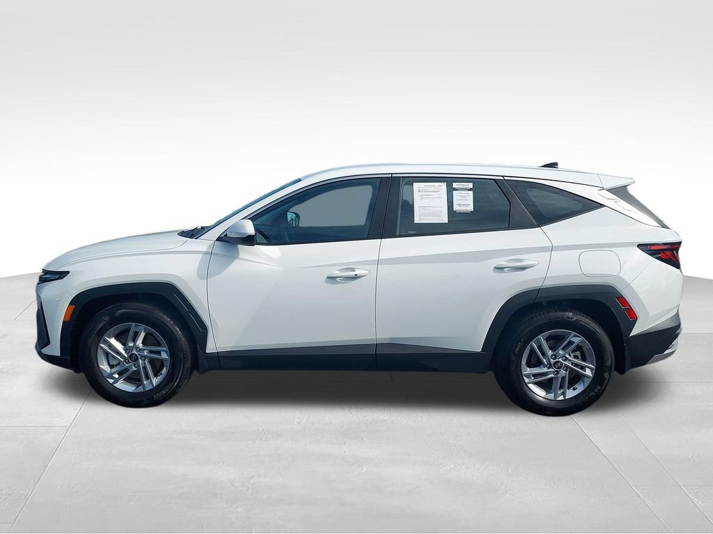 Used 2026 Hyundai Tucson SE FWD image 2