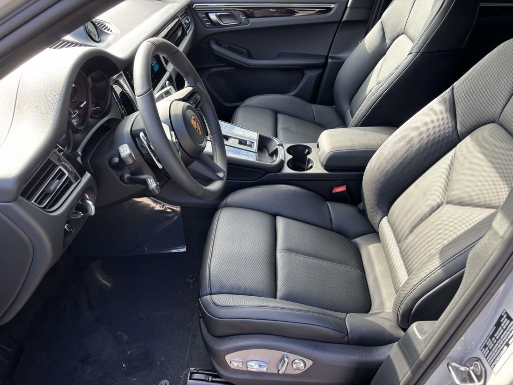 New 2026 Porsche Macan image 20