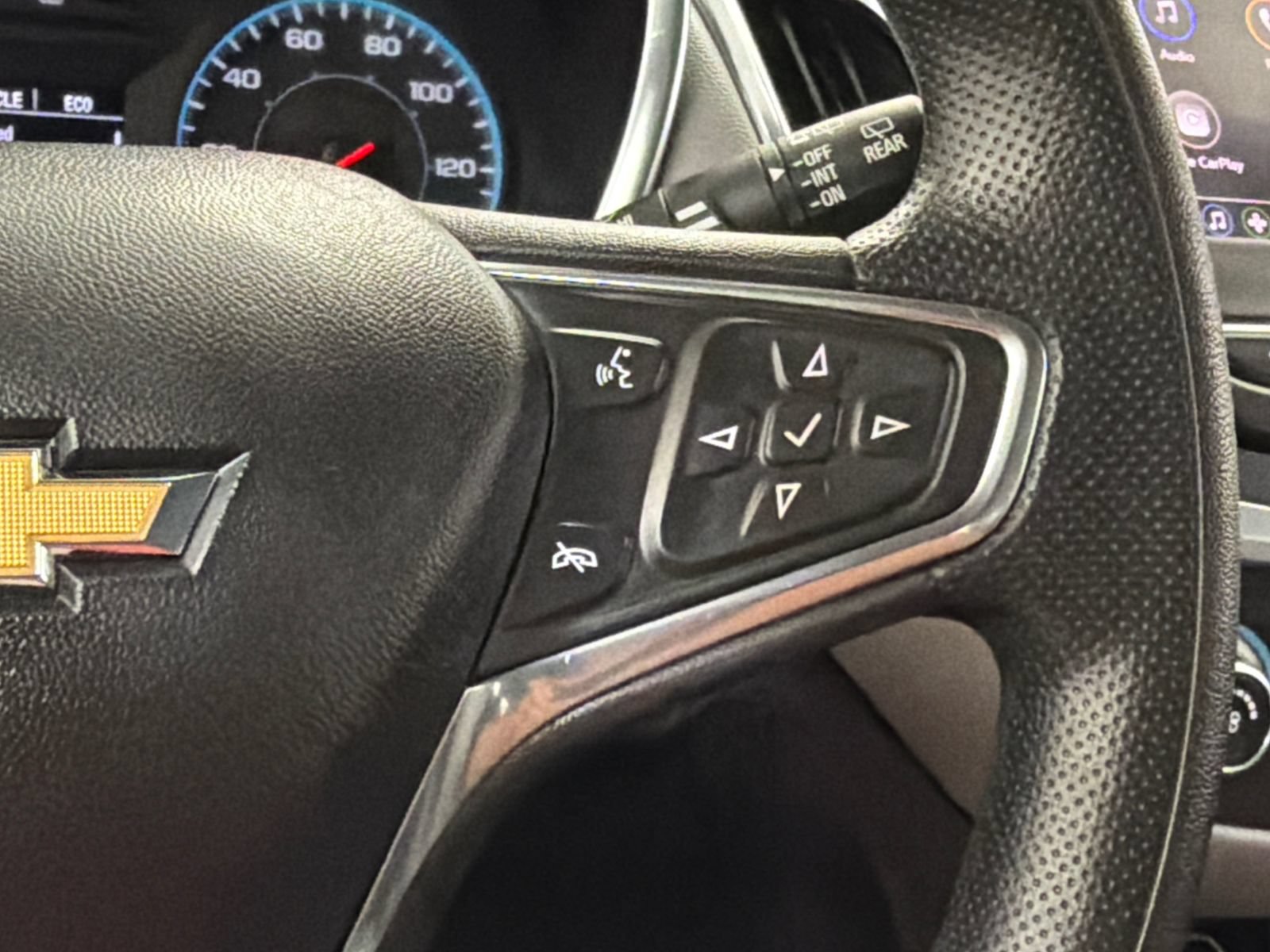 Used 2020 Chevrolet Equinox LS AWD/4WD image 18