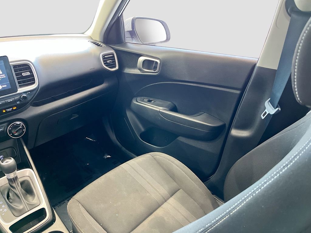 Used 2021 Hyundai Venue SE FWD image 21