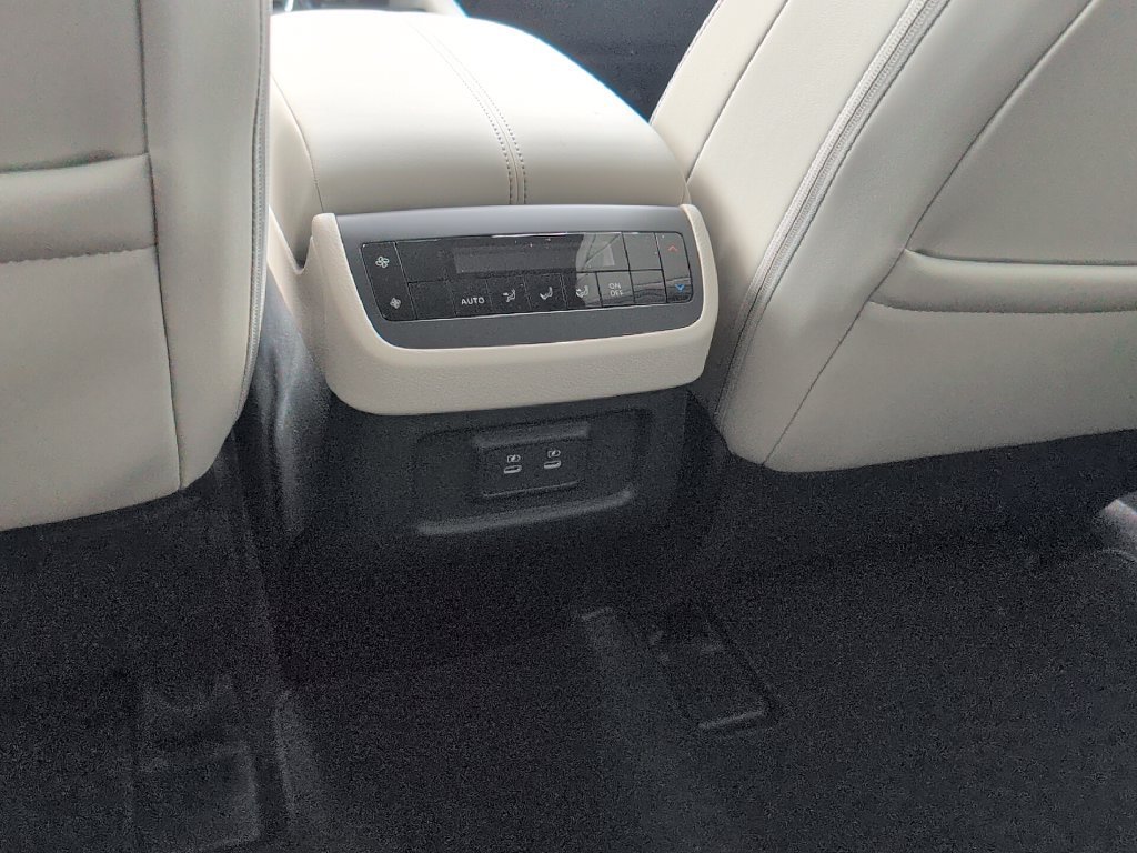New 2026 Nissan Pathfinder SL FWD image 32