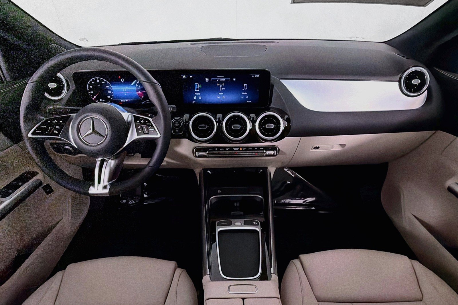 New 2026 Mercedes-Benz GLA 250 image 4