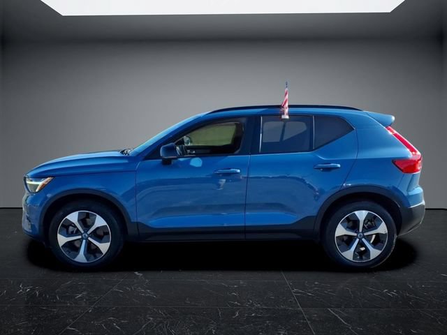 Used 2023 Volvo XC40 B4 Ultimate FWD image 7