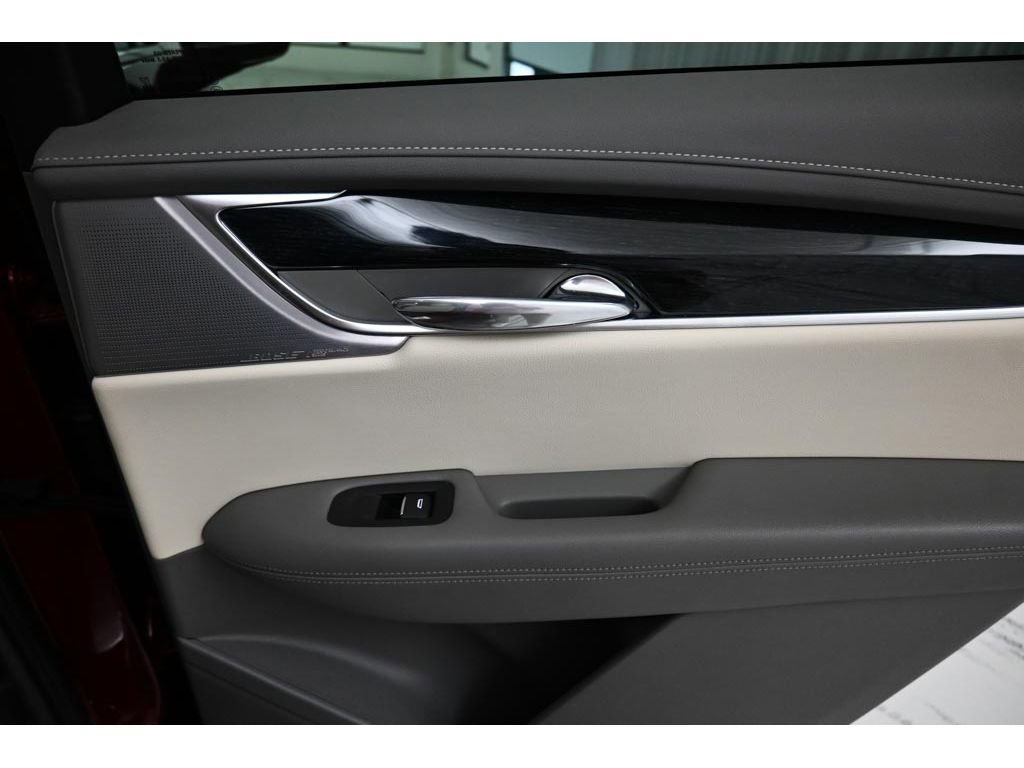 Used 2024 Cadillac XT6 Premium Luxury w/ Technology Package AWD/4WD image 20