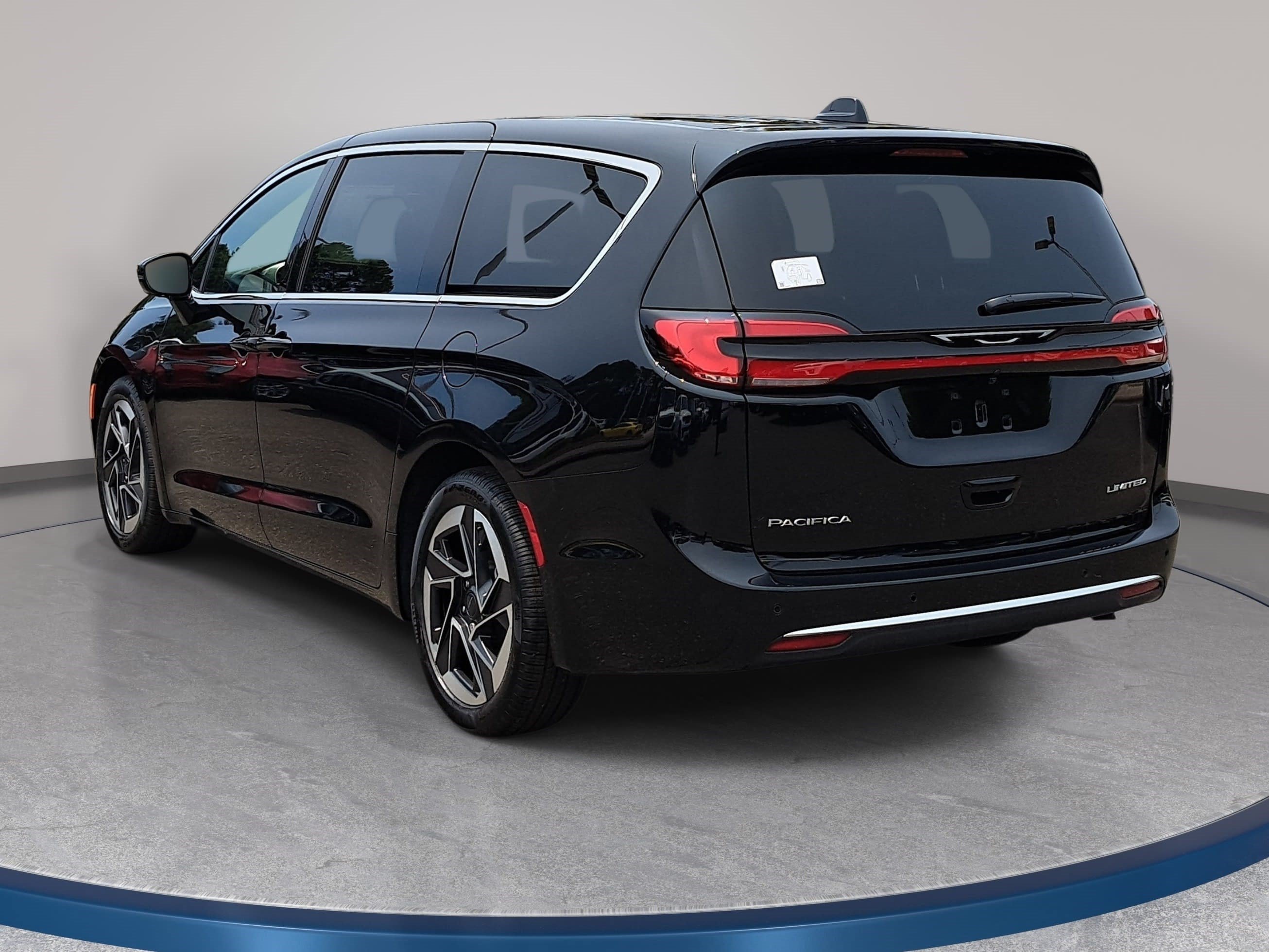 New 2027 Chrysler Pacifica Limited FWD image 7