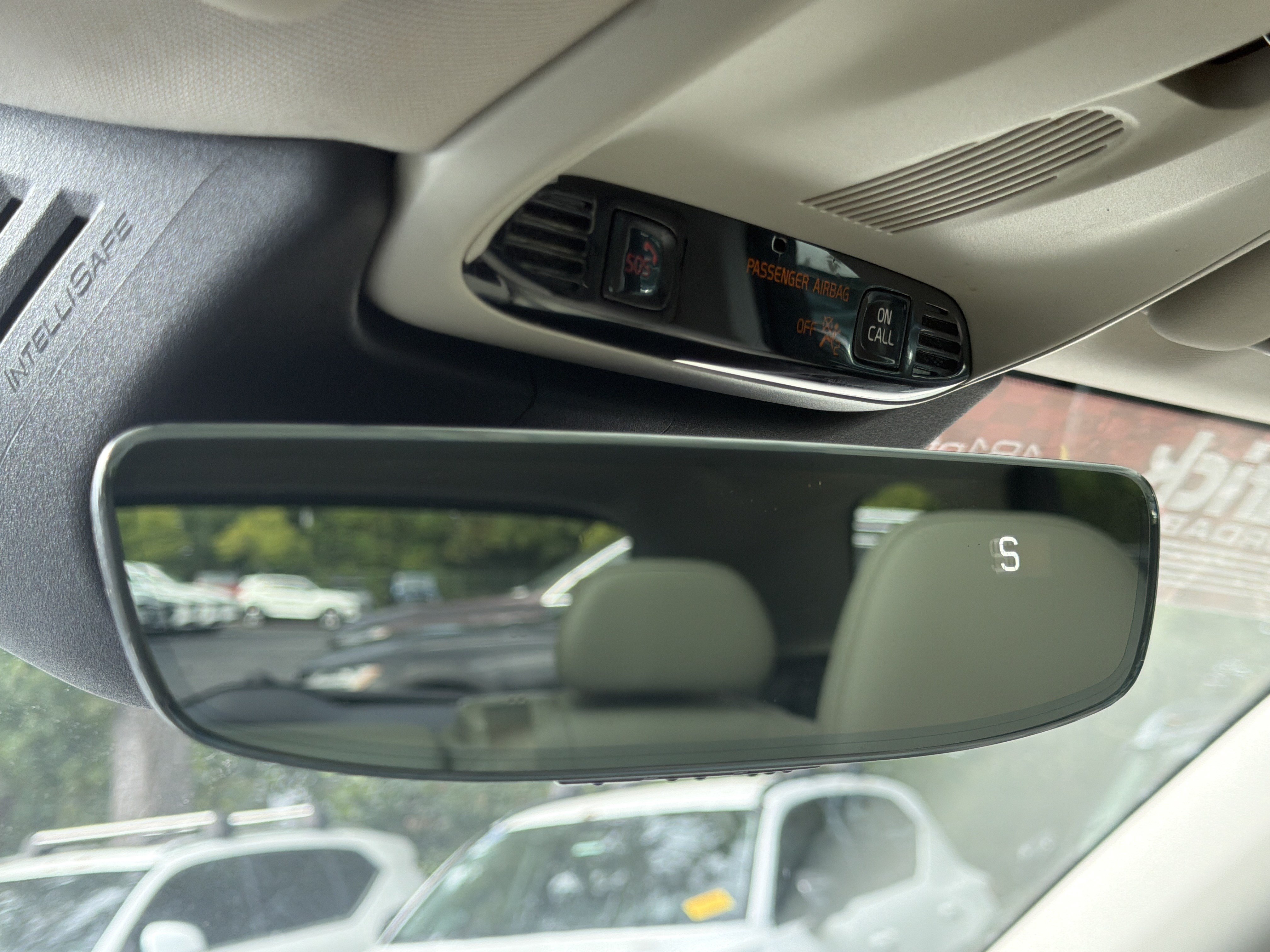 Used 2019 Volvo XC60 T5 Momentum w/ Premium Package FWD image 27