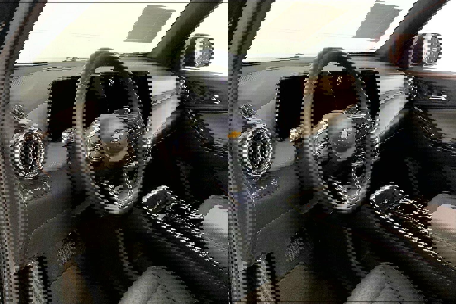 Used 2025 Chevrolet Equinox LT w/ Convenience Package II image 14