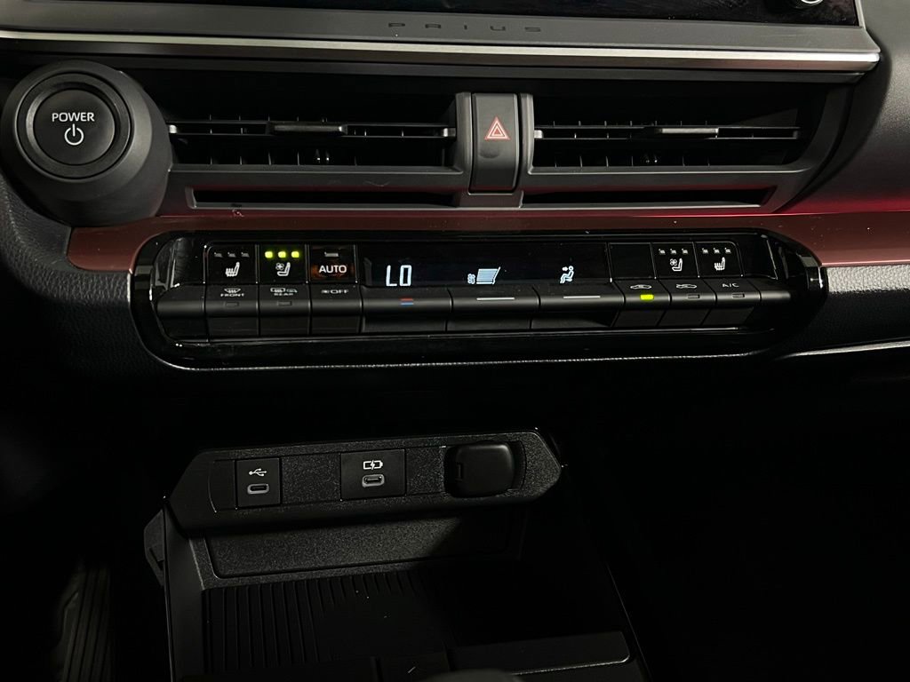 Used 2024 Toyota Prius Prime Premium image 15