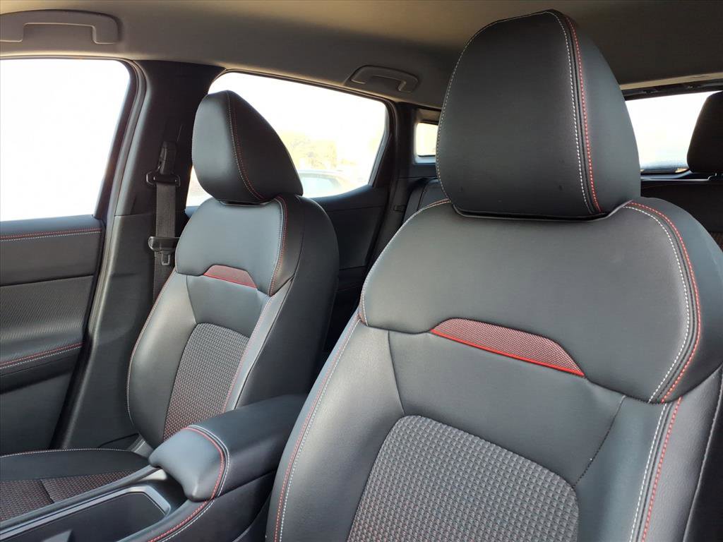 Used 2025 Nissan Kicks SR image 14