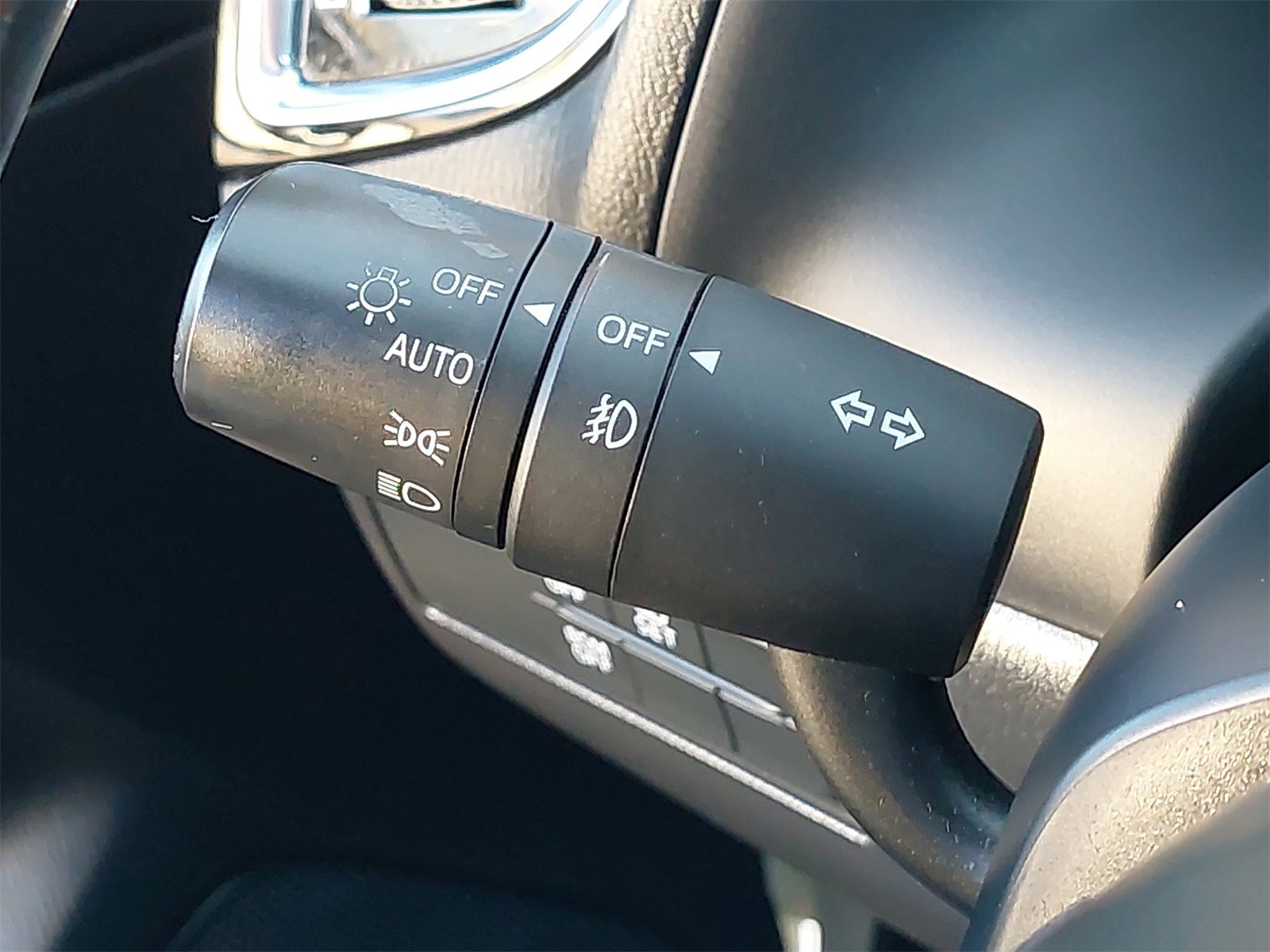 Used 2016 MAZDA MAZDA3 s Touring image 20