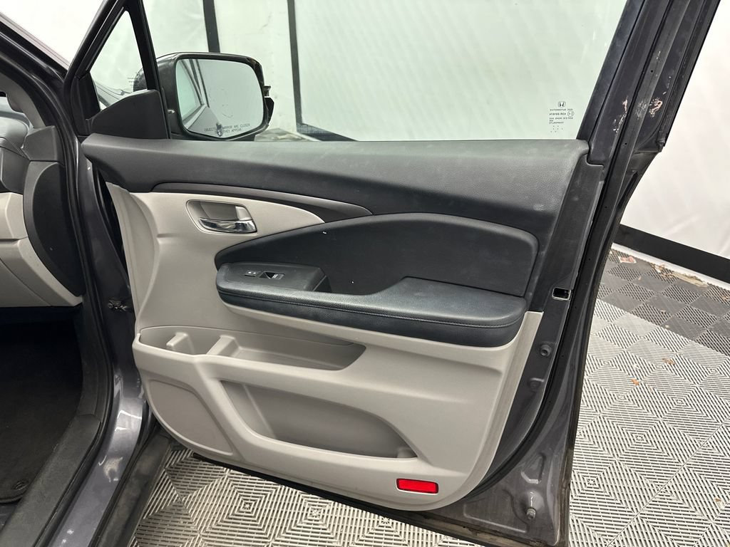 Used 2016 Honda Pilot EX image 11