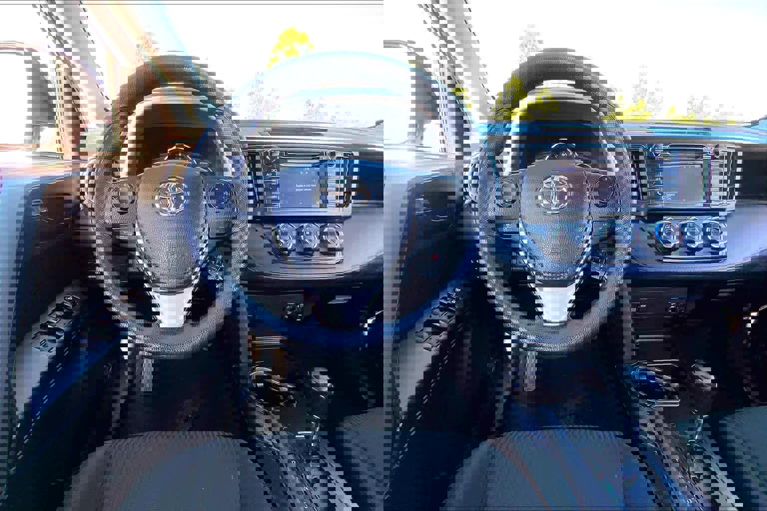 Used 2016 Toyota RAV4 LE image 6