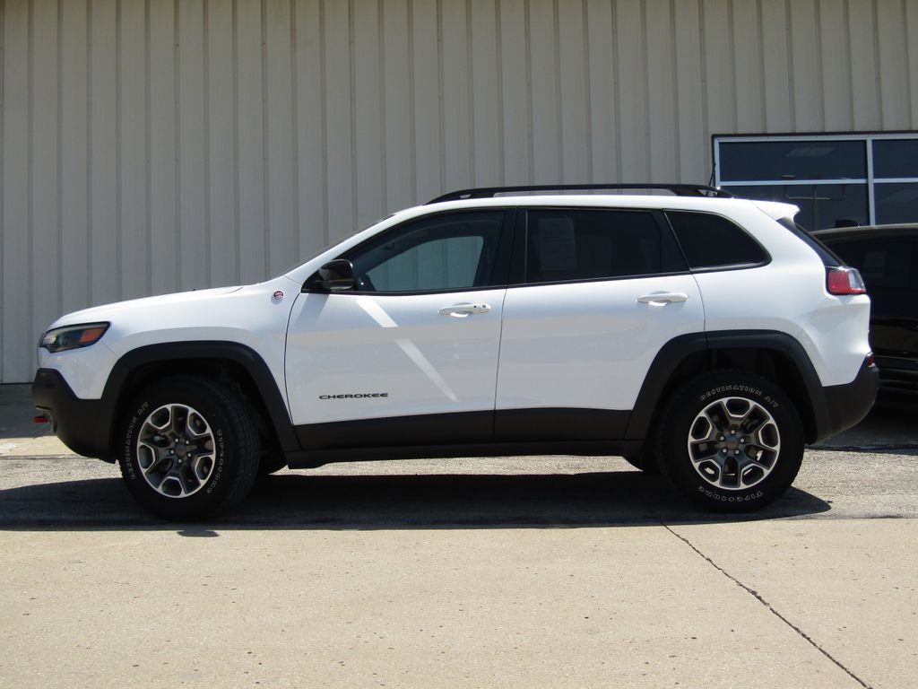 Used 2022 Jeep Cherokee Trailhawk w/ Premium Leather Package AWD/4WD image 11