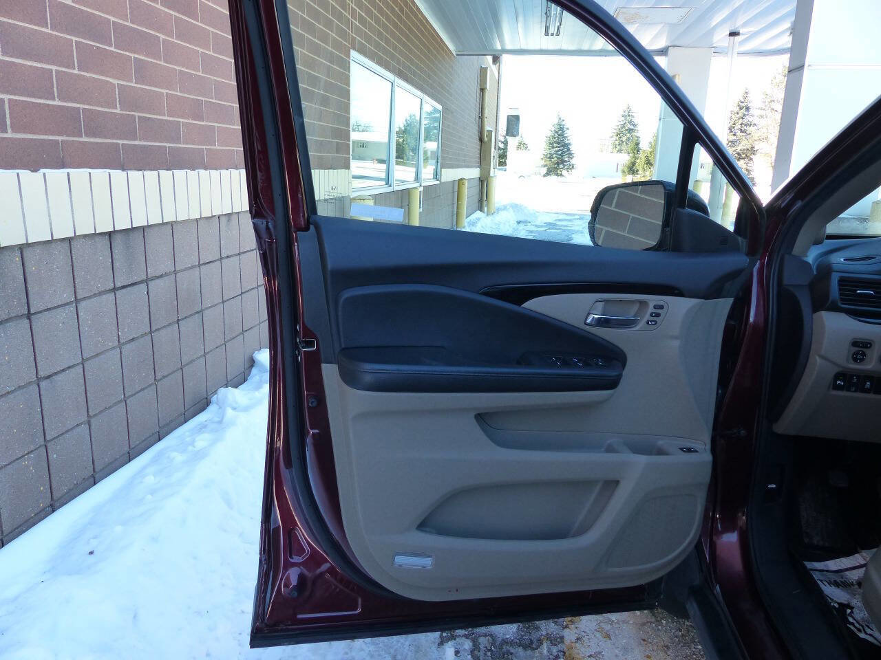 Used 2021 Honda Pilot Touring image 16