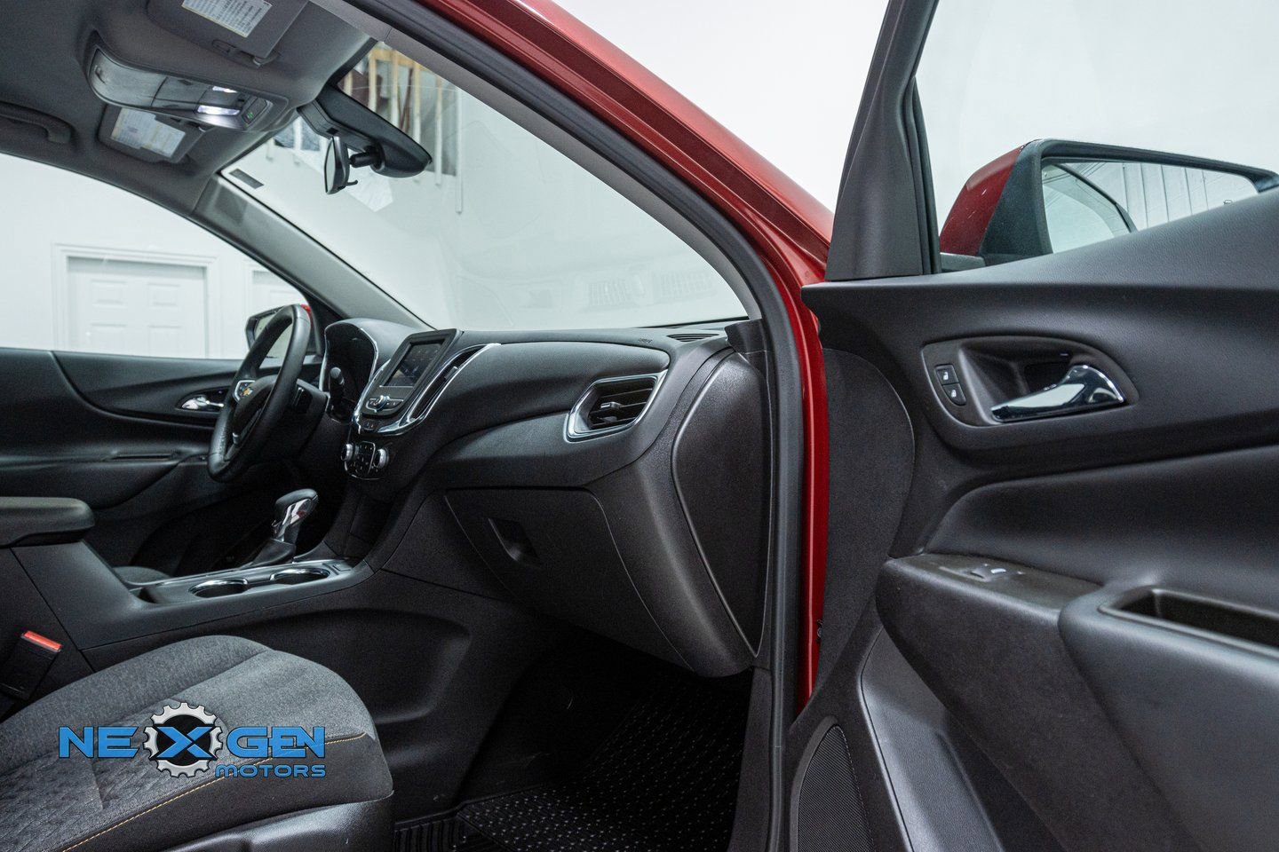 Used 2024 Chevrolet Equinox LT image 35