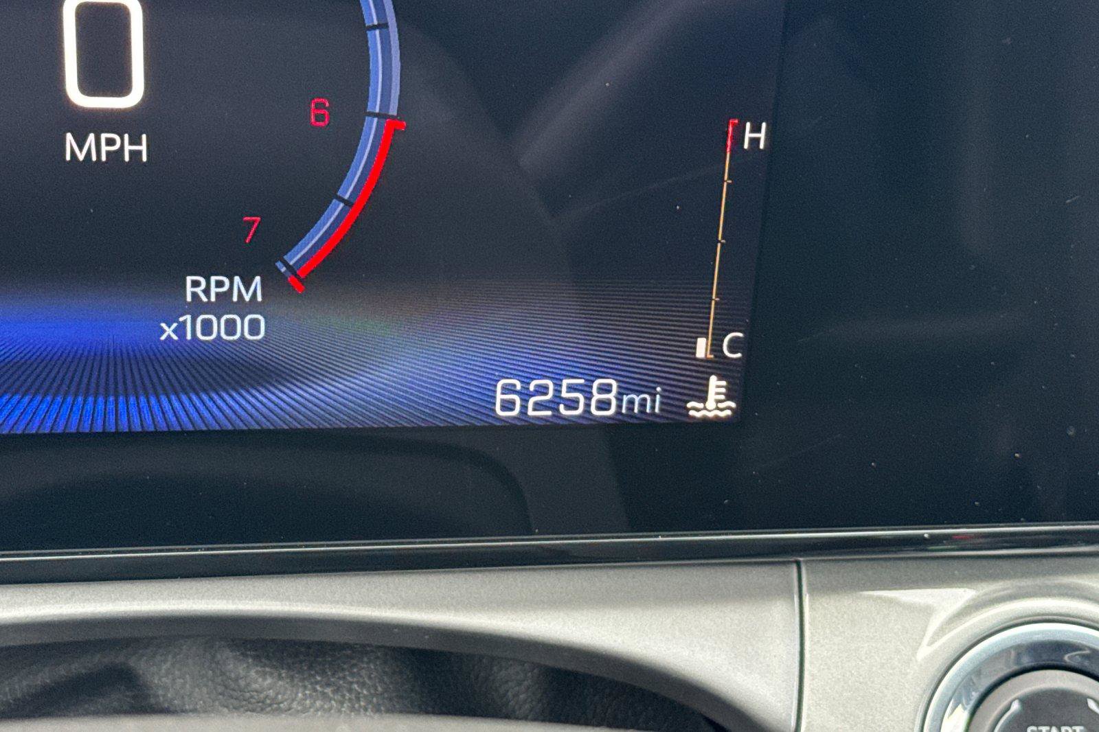 Used 2025 Chevrolet Trax LT image 3