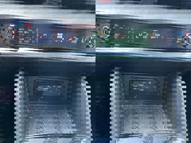 Used 2025 Kia Sportage X-Line image 28