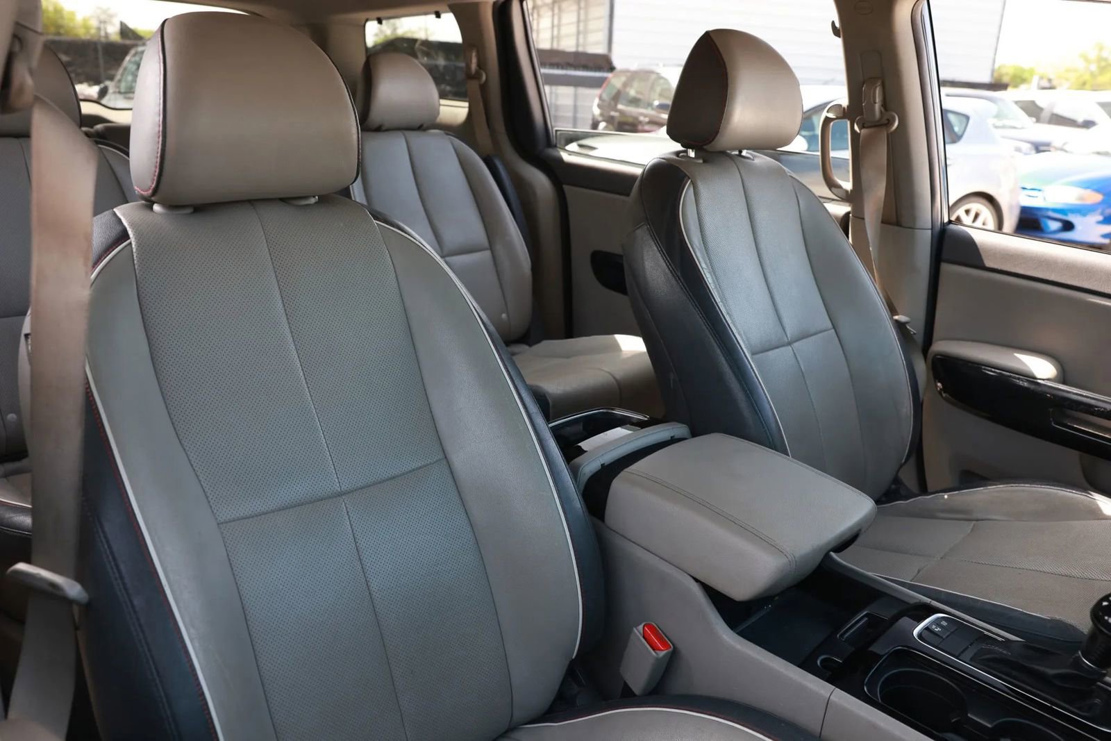 Used 2015 Kia Sedona EX image 21