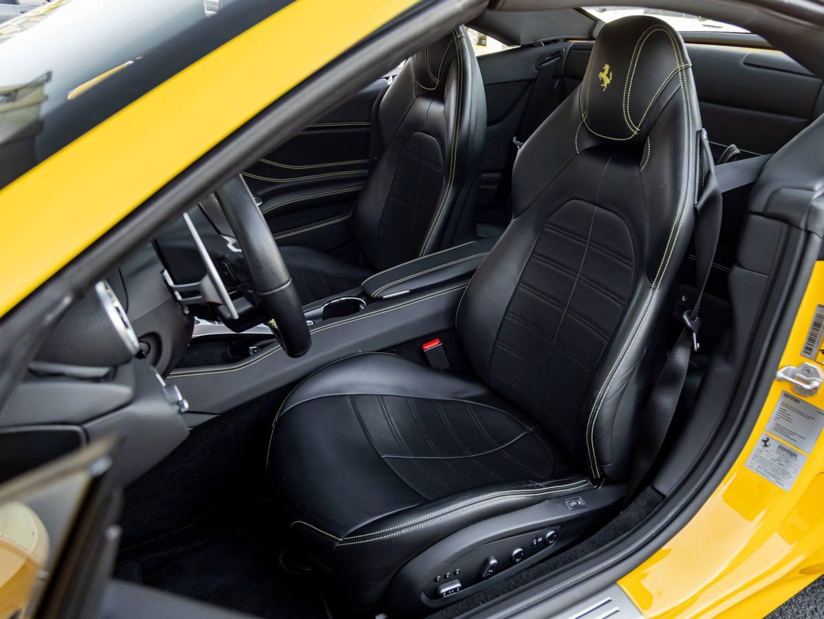 Used 2018 Ferrari California T image 14