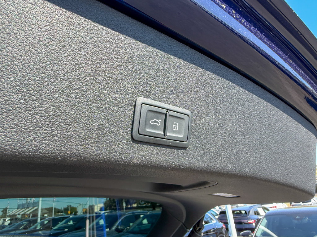Used 2021 Audi e-tron Prestige AWD/4WD image 28
