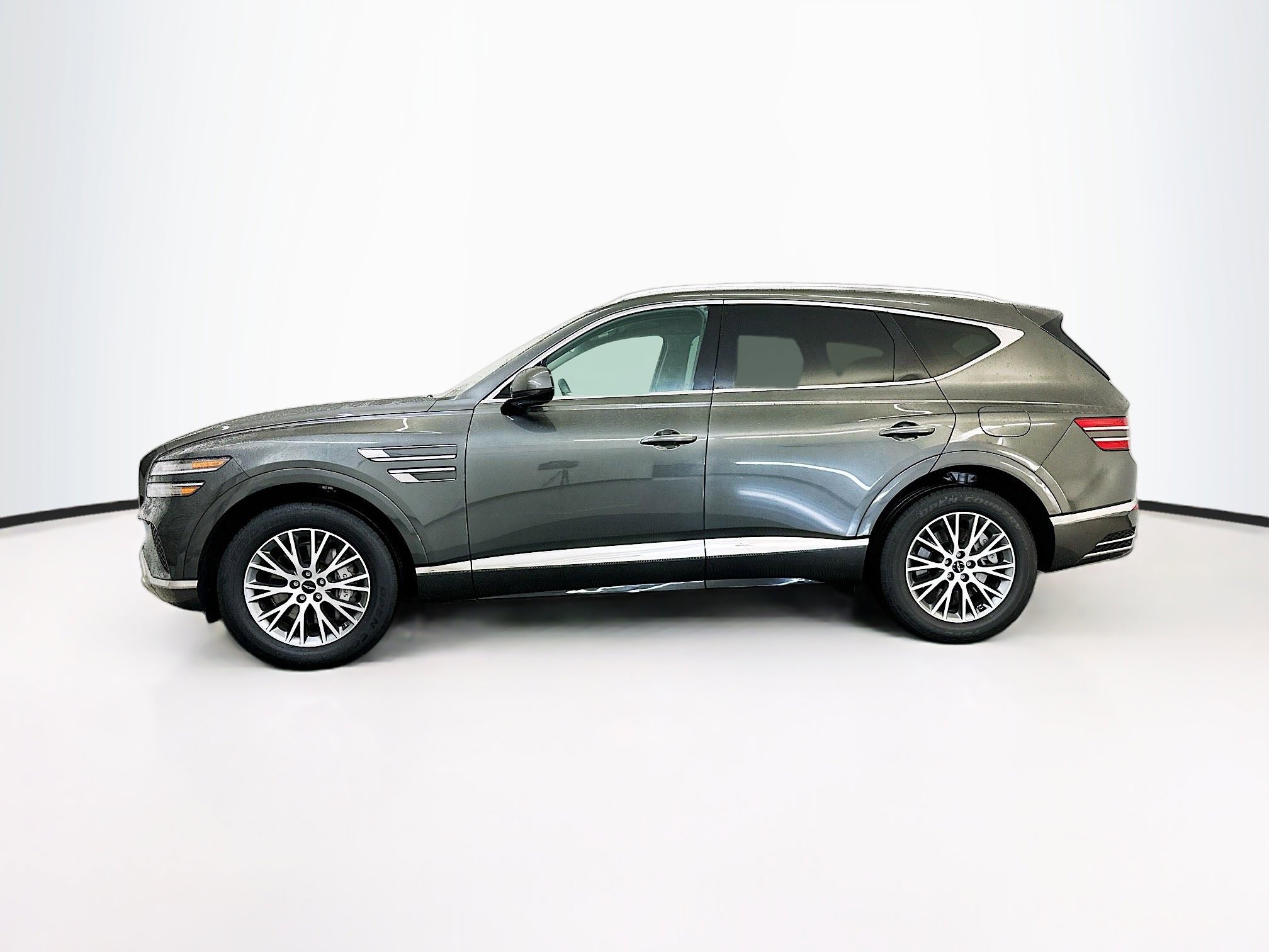 Used 2025 Genesis GV80 2.5T Standard AWD/4WD image 4