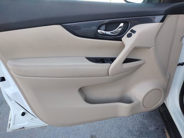 Used 2017 Nissan Rogue S image 11