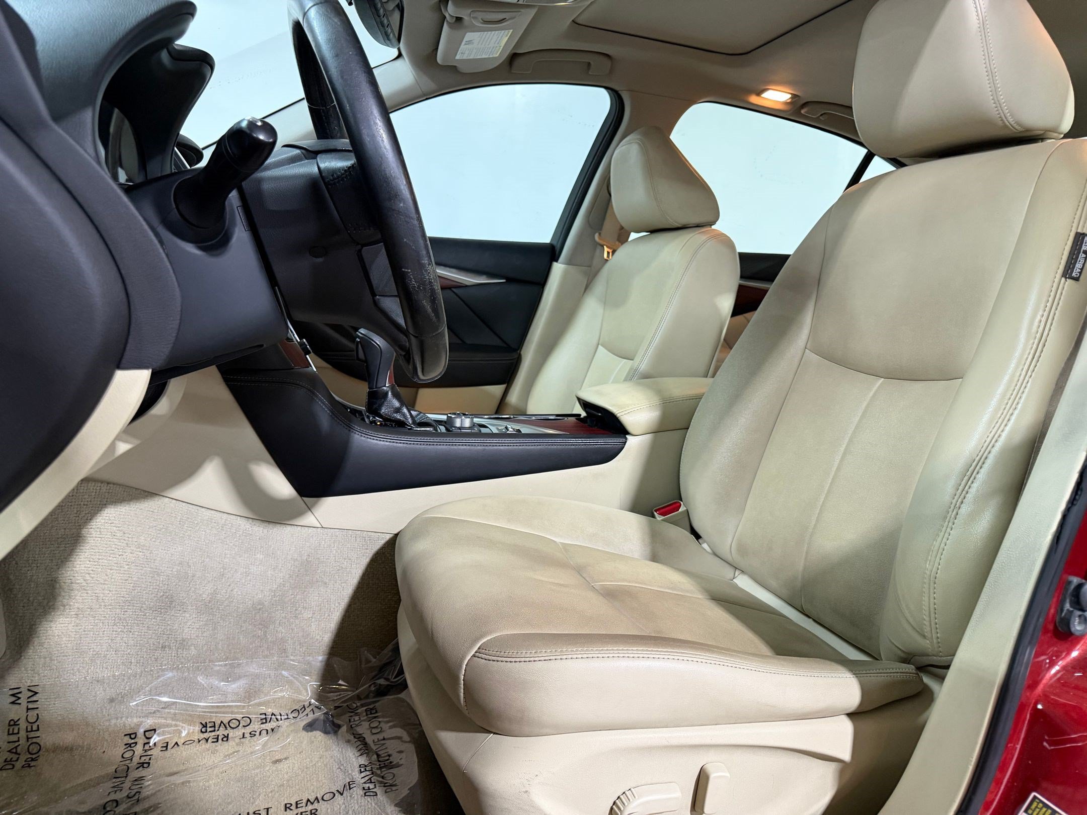 Used 2015 INFINITI Q50 Premium w/ Navigation Package RWD image 4