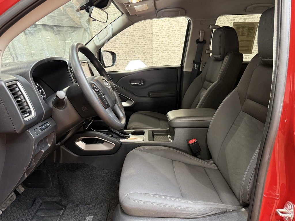Used 2023 Nissan Frontier SV image 24