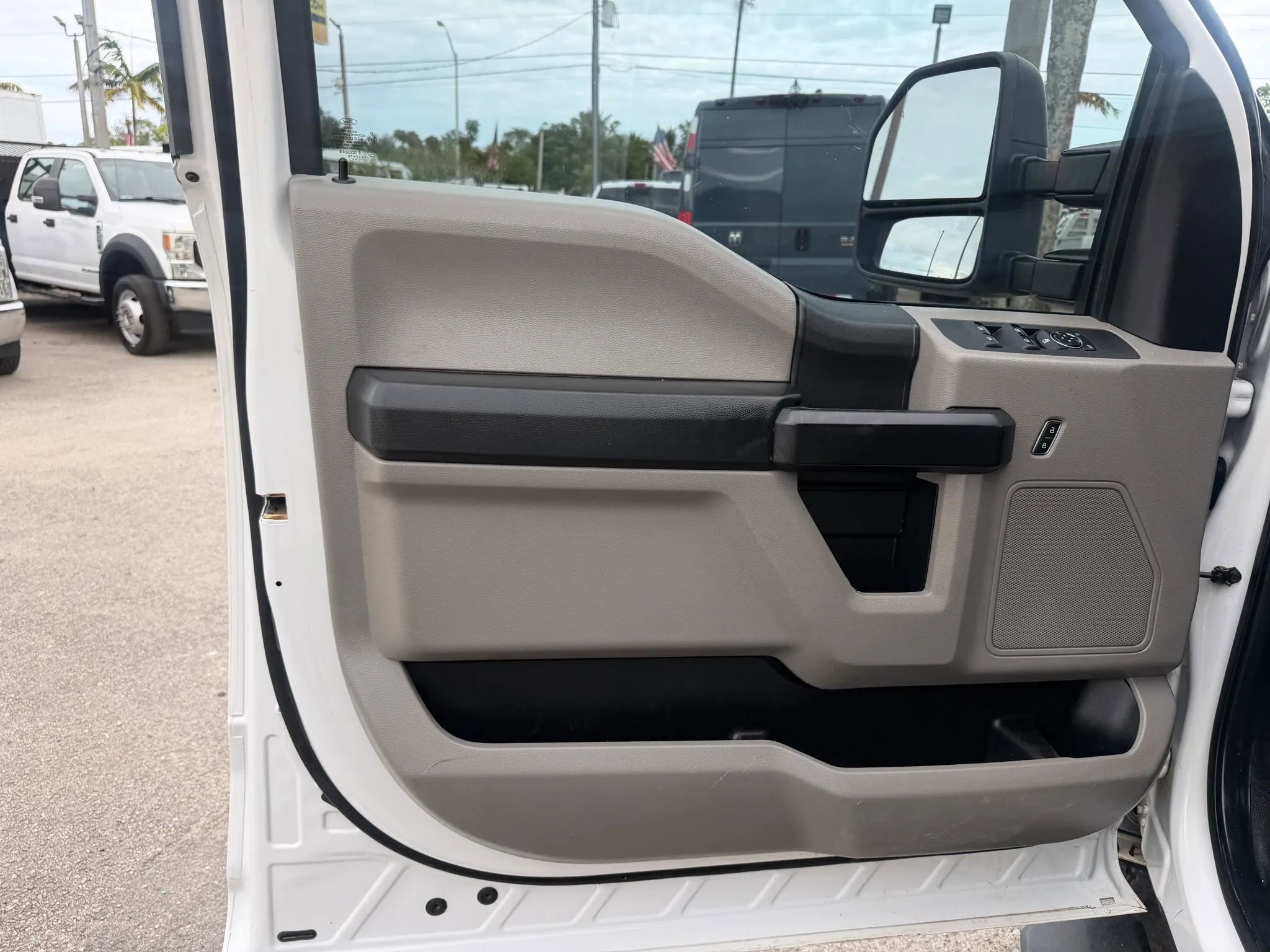 Used 2019 Ford F350 XL w/ Power Equipment Group AWD/4WD image 9
