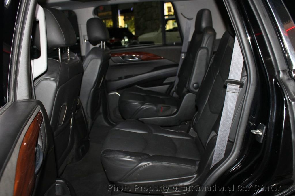 Used 2015 Cadillac Escalade Premium image 26