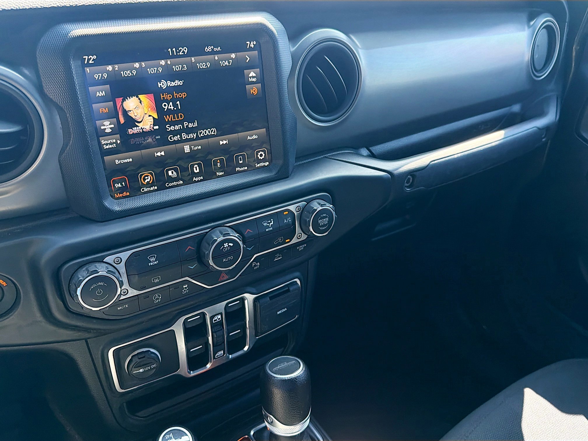 Used 2021 Jeep Gladiator Sport image 27