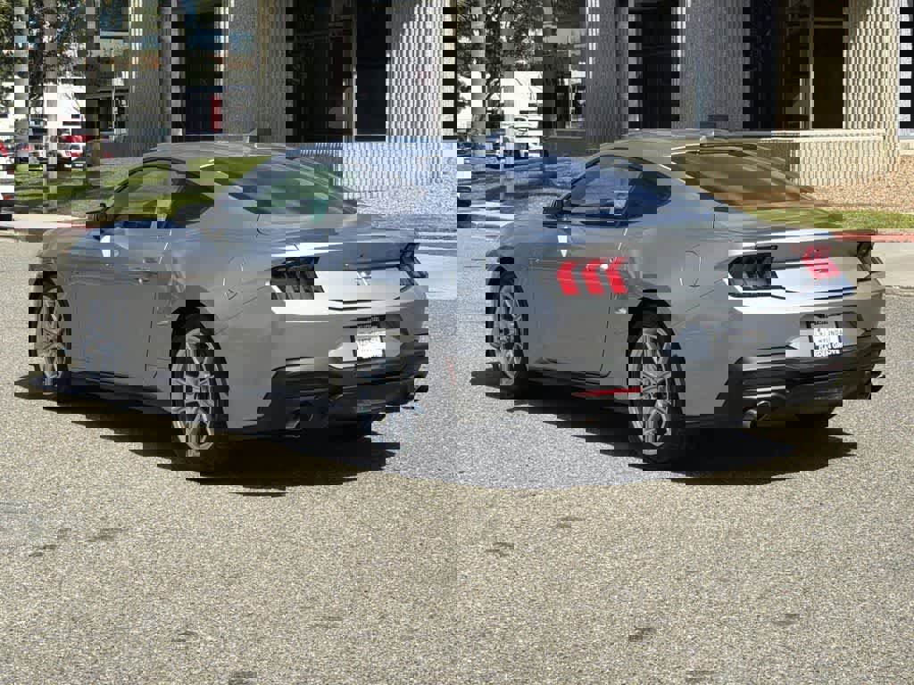Used 2024 Ford Mustang GT Premium image 4