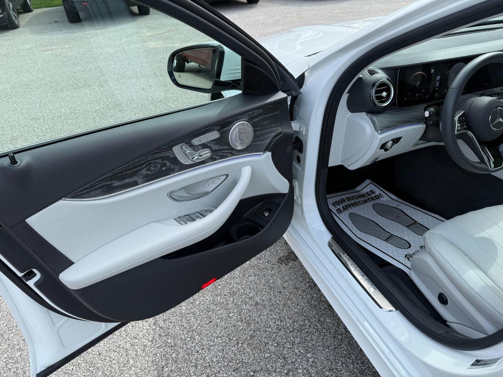 Used 2021 Mercedes-Benz E 350 4MATIC Sedan image 9