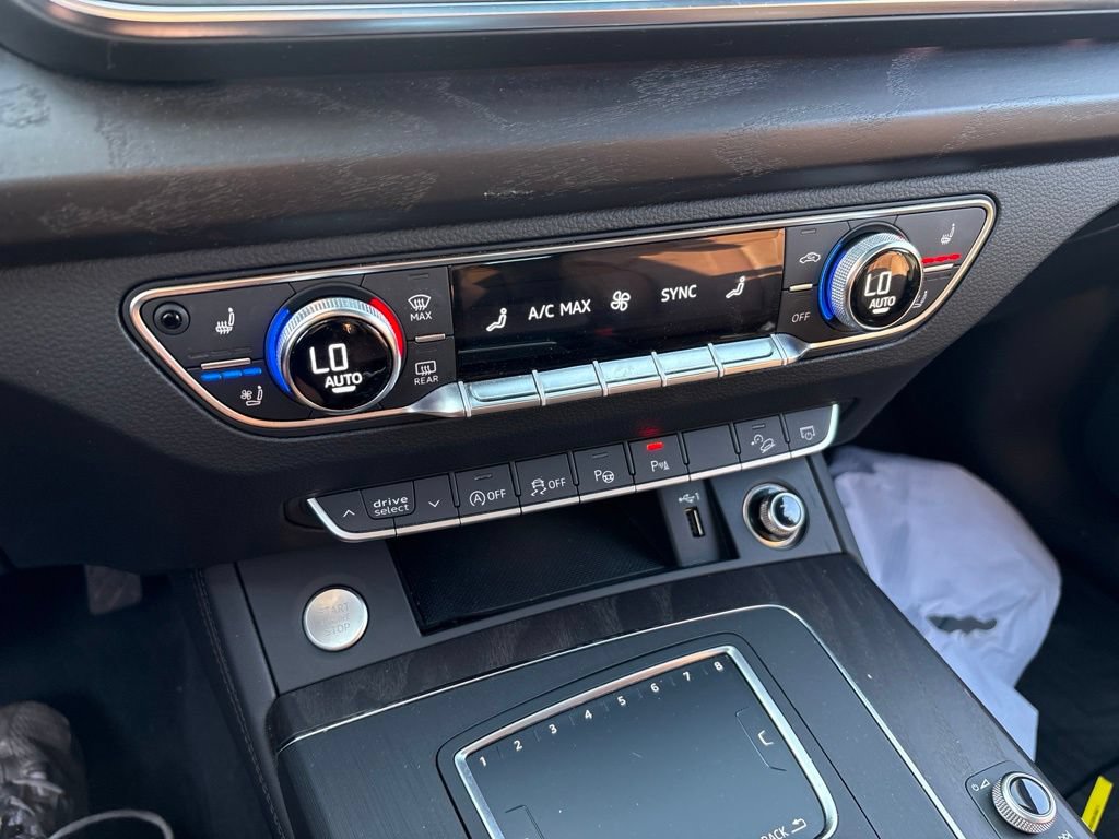 Used 2020 Audi Q5 Prestige w/ Prestige Package AWD/4WD image 25
